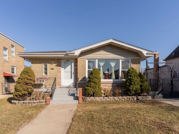 5029 N Nagle Avenue, Chicago, IL 60630