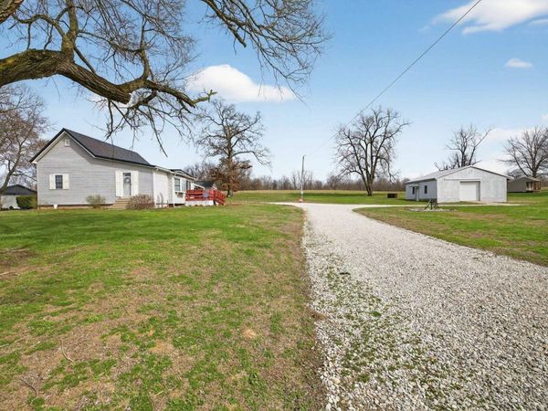 902 N 200 W Road, Washington, IN 47501