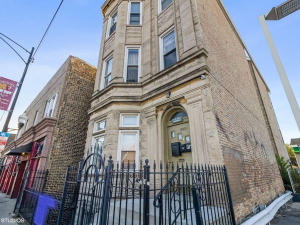 1945 W Cermak Road , Unit 1, Chicago, IL 60608