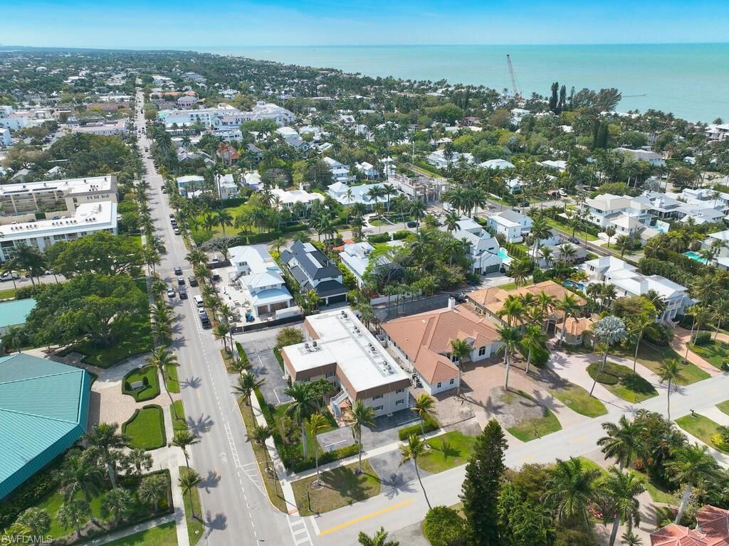 940 3rd St S, Unit 201, Naples, FL 34102 Photo