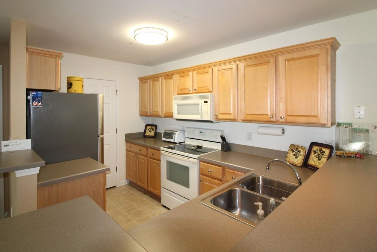 4676 Fringetree Dr. Photo 7