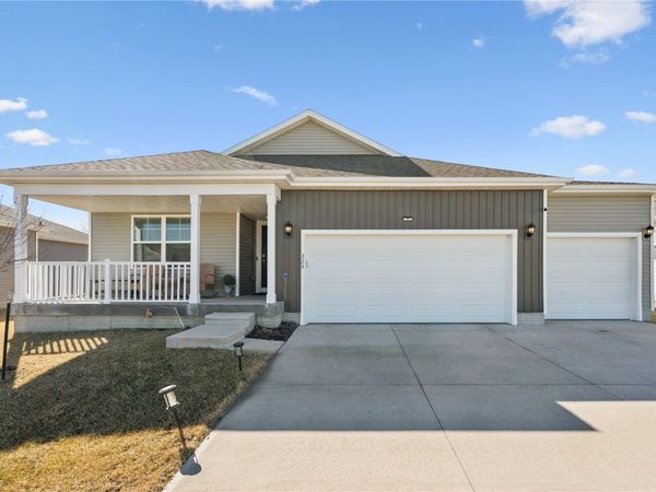 225 Sumac Dr. , Palo, IA 52324