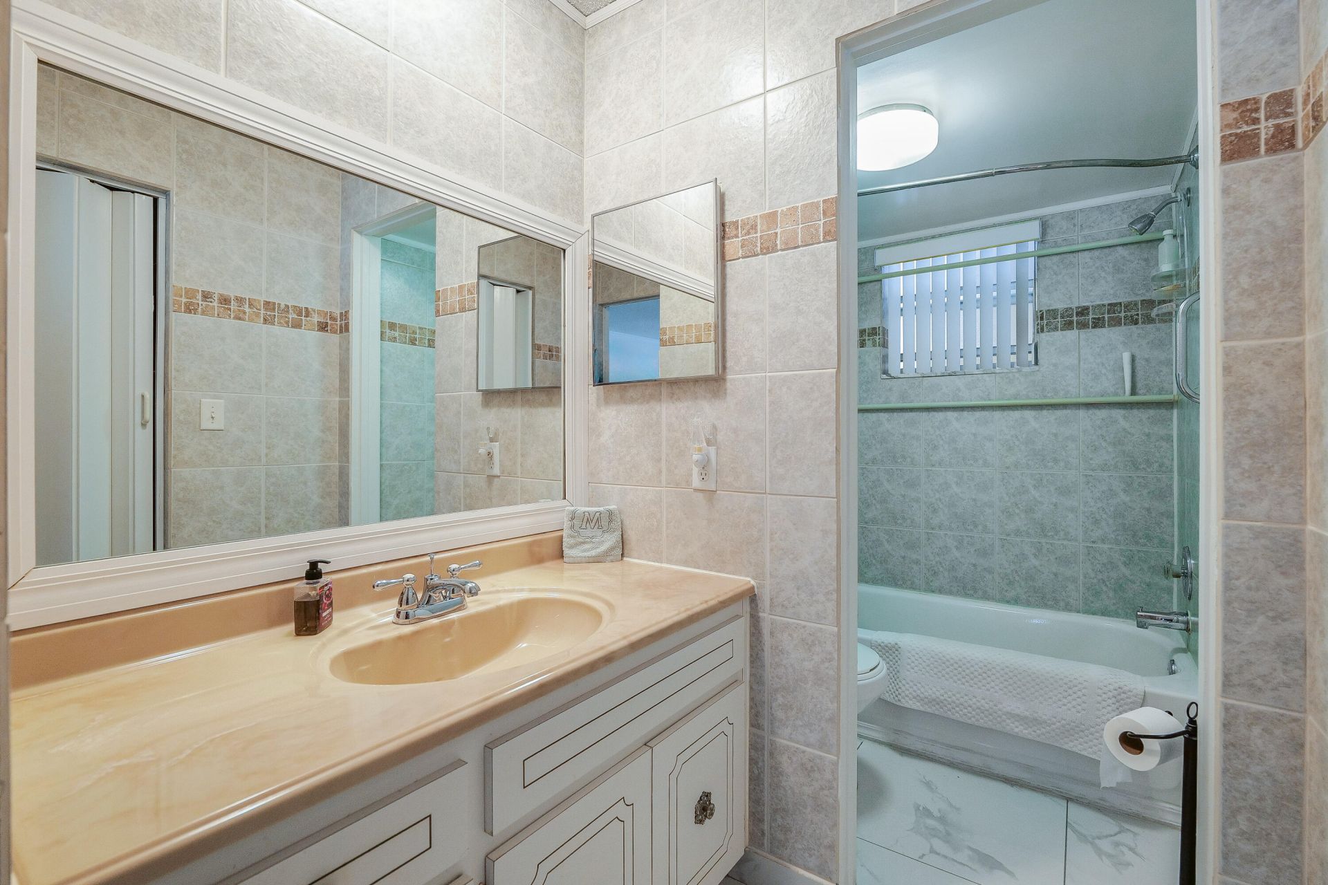 3531 Inverrary Drive, Unit 105, Lauderhill, FL 33319 Photo