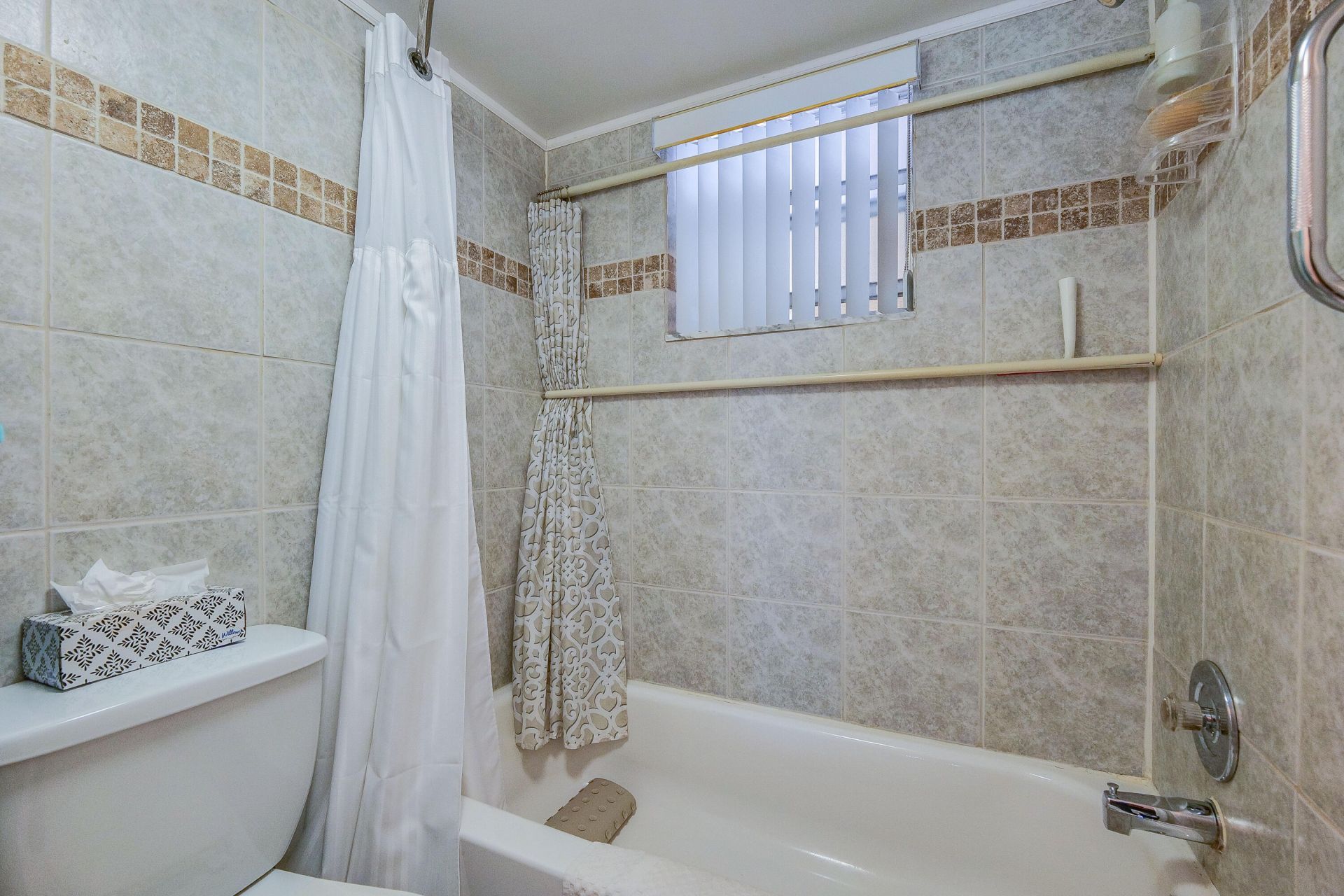 3531 Inverrary Drive, Unit 105, Lauderhill, FL 33319 Photo