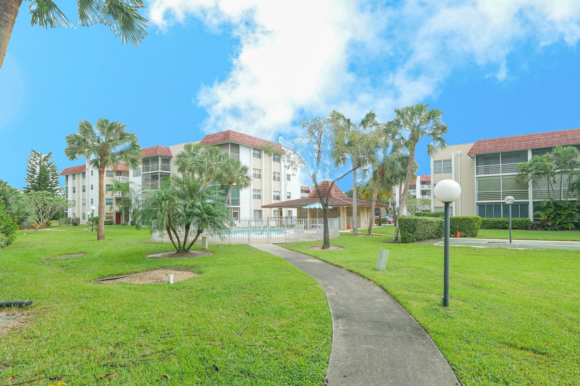 3531 Inverrary Drive, Unit 105, Lauderhill, FL 33319 Photo