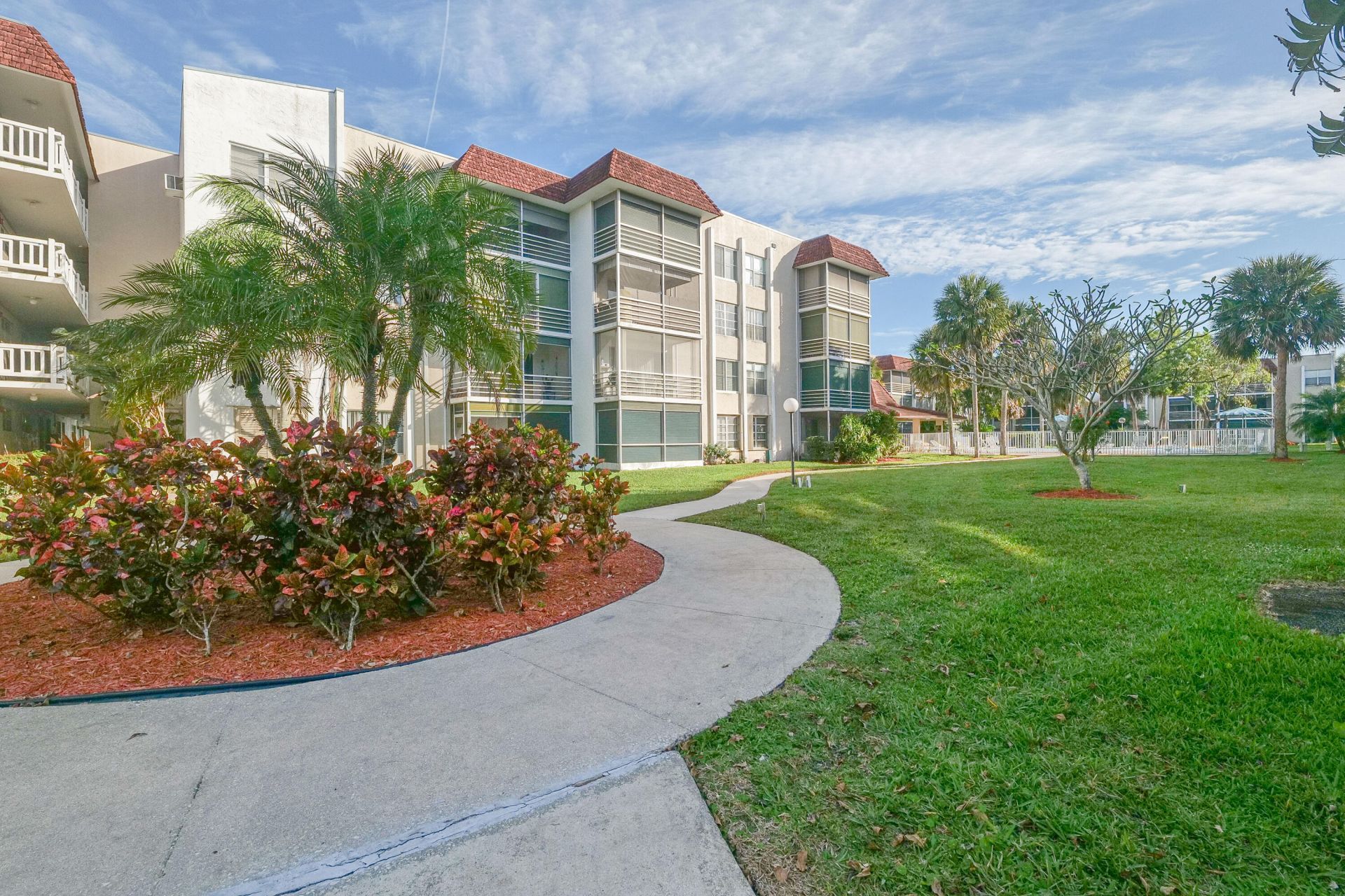 3531 Inverrary Drive, Unit 105, Lauderhill, FL 33319 Photo