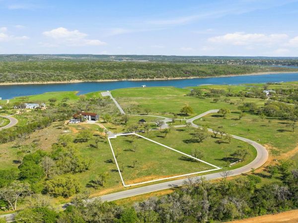 4 Creek Hollow WAY, Spicewood, TX 78669