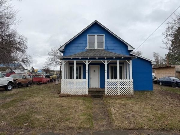 108 N 2nd St, Harrington, WA 99134