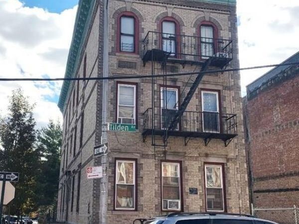 148 Lott St , Brooklyn, NY 11226