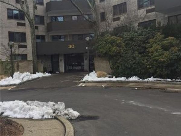 30 Greenridge Avenue, Unit 4D, White Plains, NY 10605