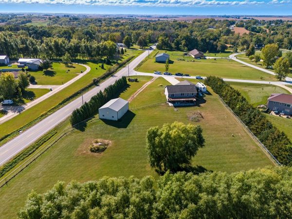 22980 105th St, Anamosa, IA 52205