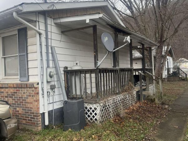 607 Waugh Ln, Marlinton, WV 24954