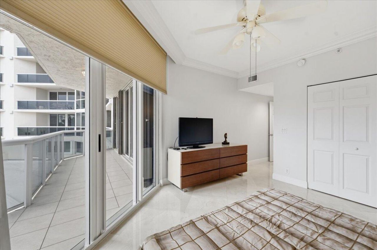 3100 N Ocean Boulevard, Unit 407, Fort Lauderdale, FL 33308 Photo