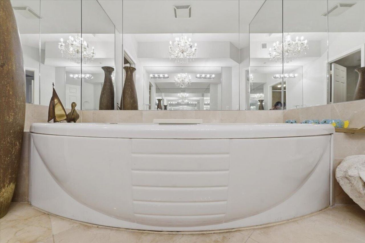 3100 N Ocean Boulevard, Unit 407, Fort Lauderdale, FL 33308 Photo