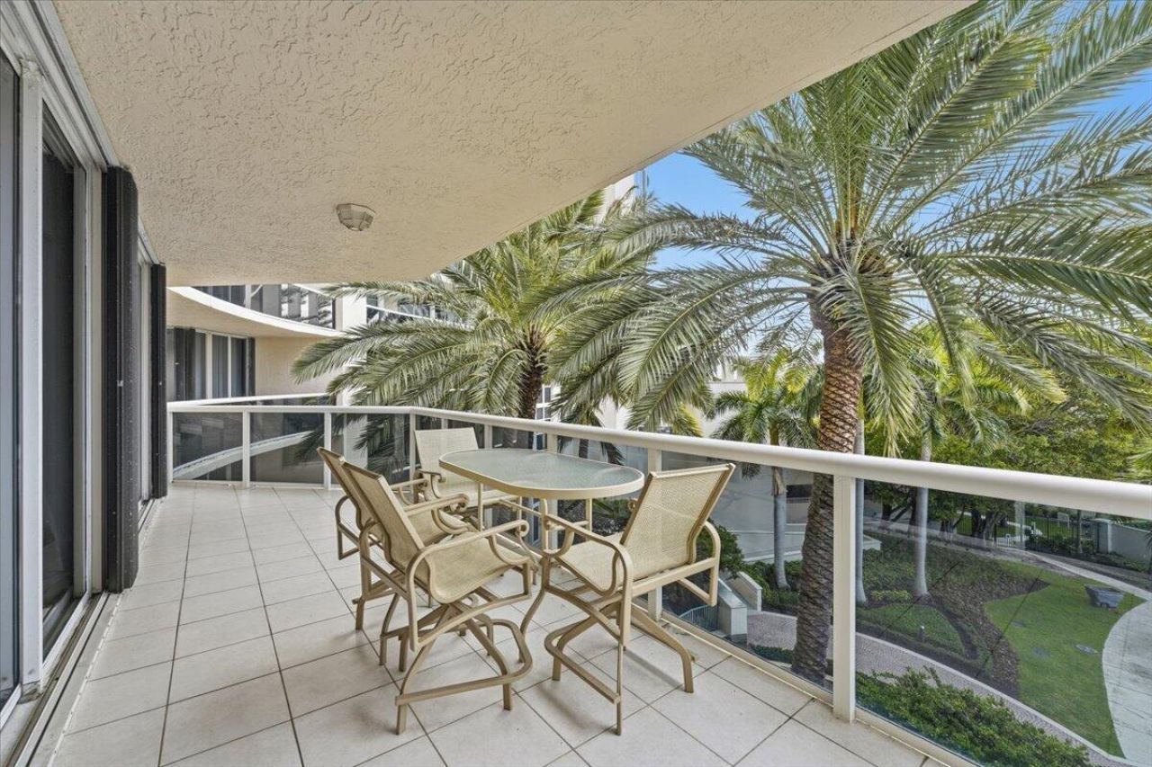 3100 N Ocean Boulevard, Unit 407, Fort Lauderdale, FL 33308 Photo