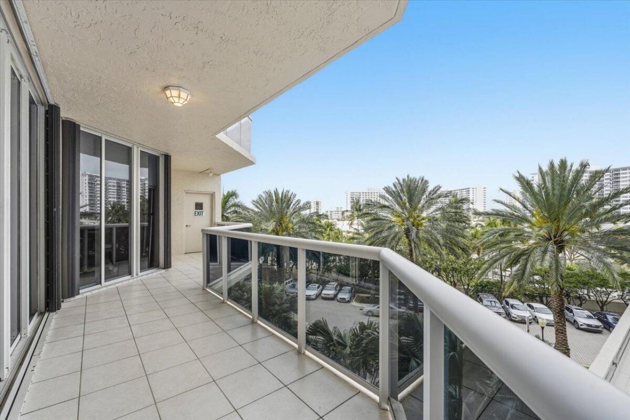 3100 N Ocean Boulevard, Unit 407, Fort Lauderdale, FL 33308 Photo