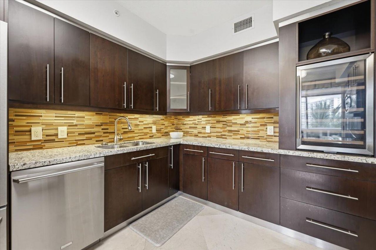 3100 N Ocean Boulevard, Unit 407, Fort Lauderdale, FL 33308 Photo