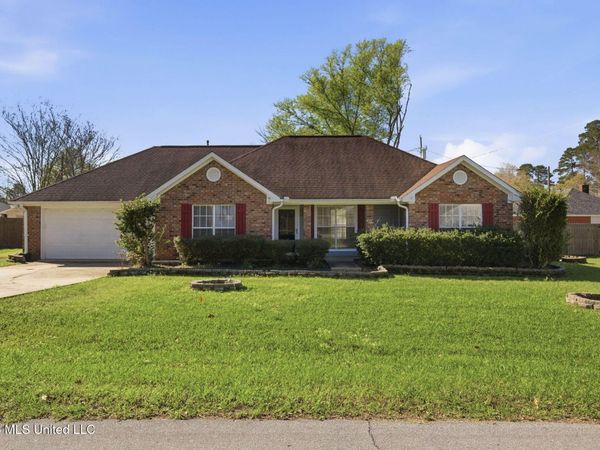 102 Dogwood Trail, Brandon, MS 39047