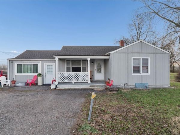 113 N Broadway Street, Oak Grove, MO 64075