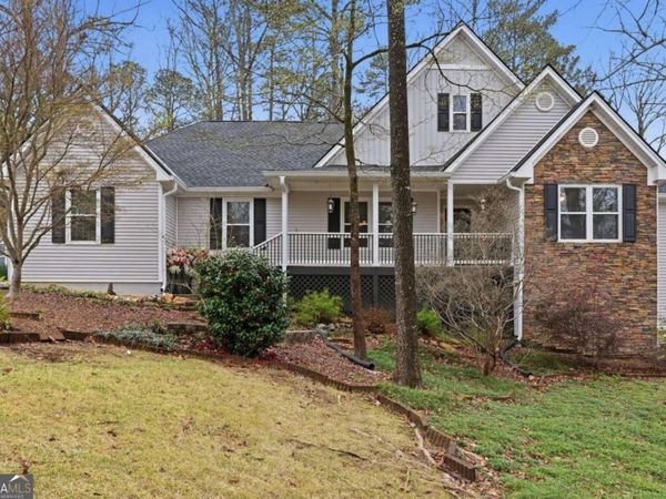 6117 Misty Valley Drive SE, Acworth, GA 30102