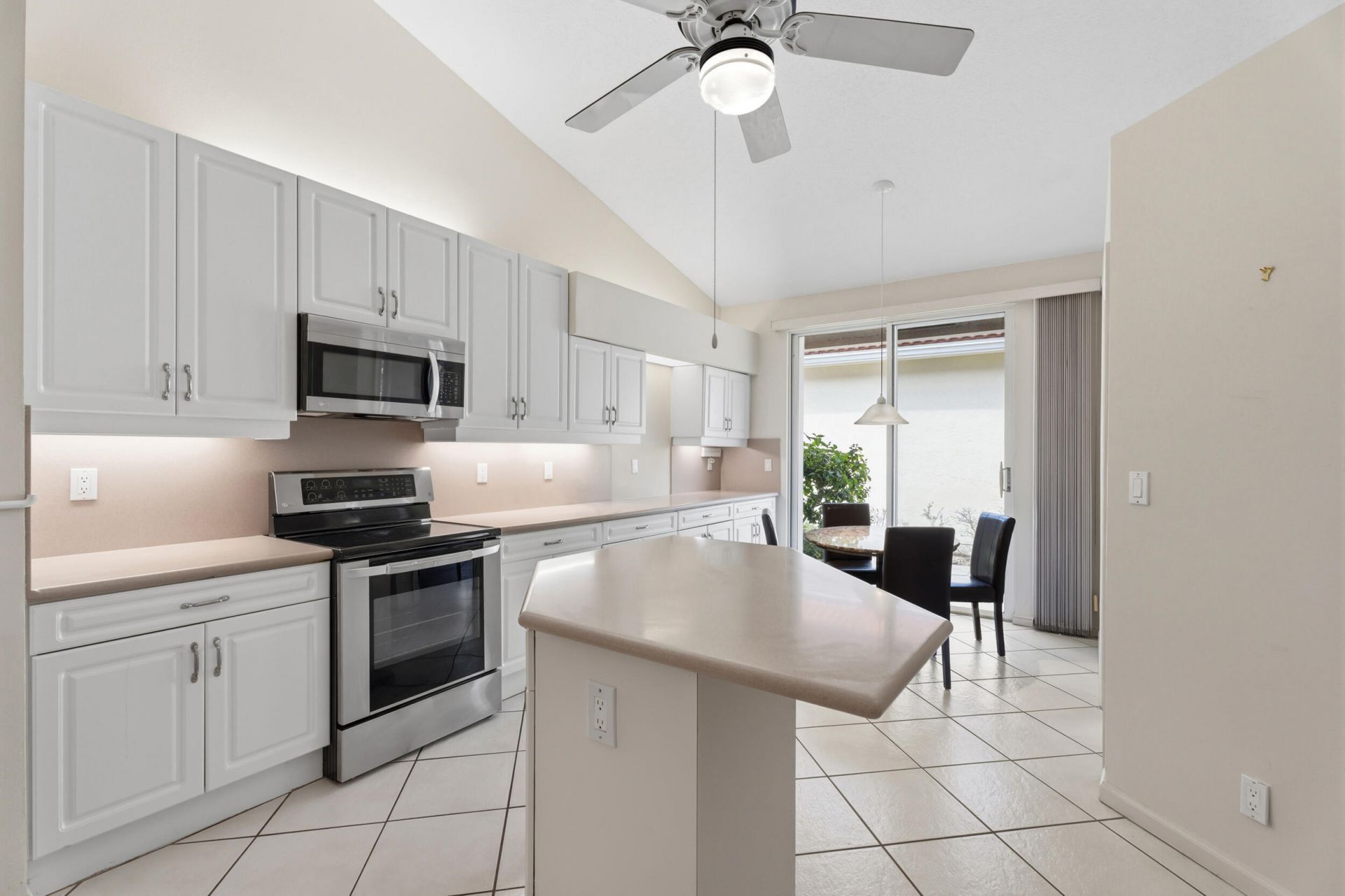 6938 Briarlake Circle, West Palm Beach, FL 33418 Photo