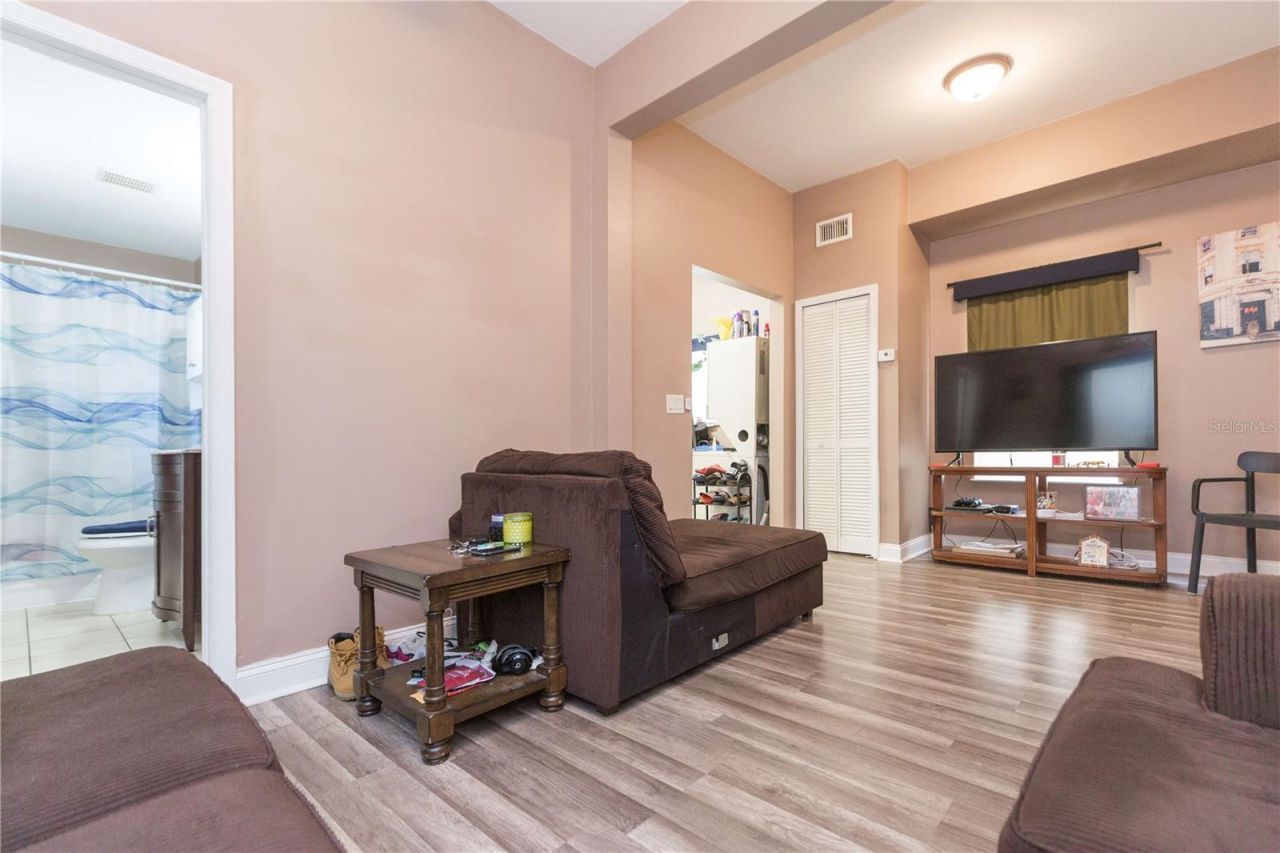 2322 W Cherry Street , Tampa, FL 33607 Photo