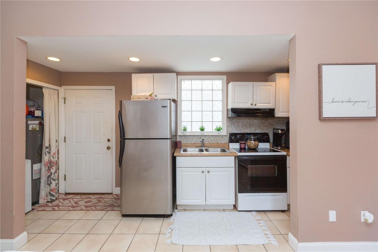 2322 W Cherry Street , Tampa, FL 33607 Photo