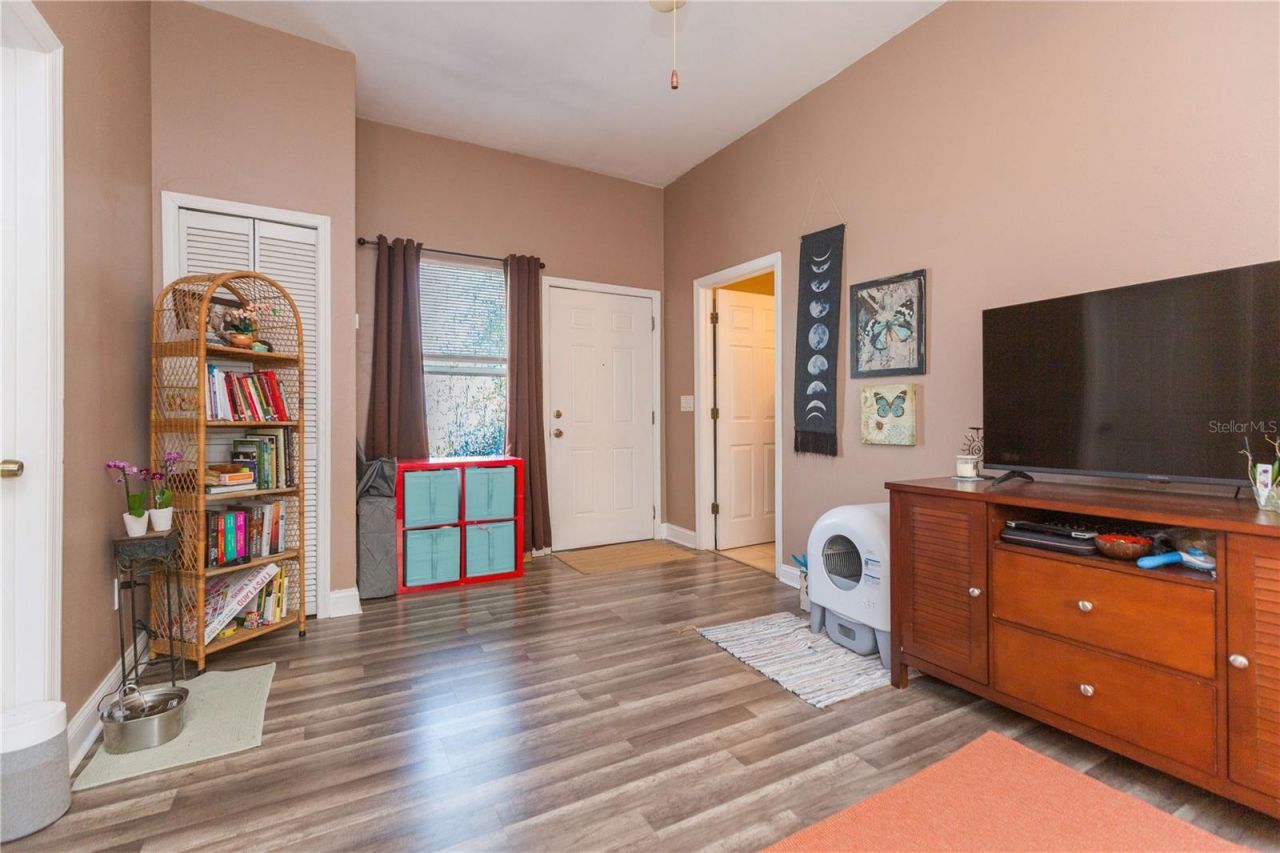 2322 W Cherry Street , Tampa, FL 33607 Photo