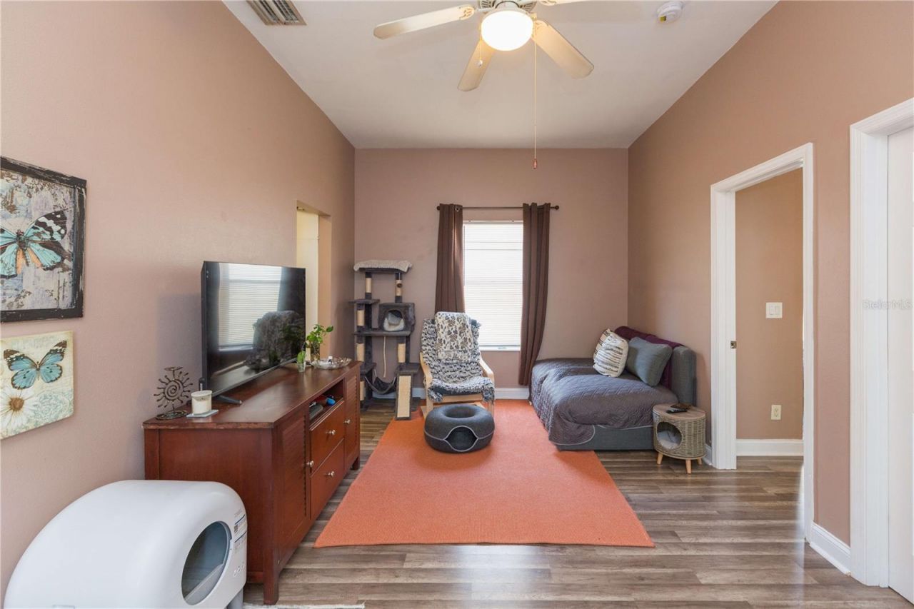 2322 W Cherry Street , Tampa, FL 33607 Photo