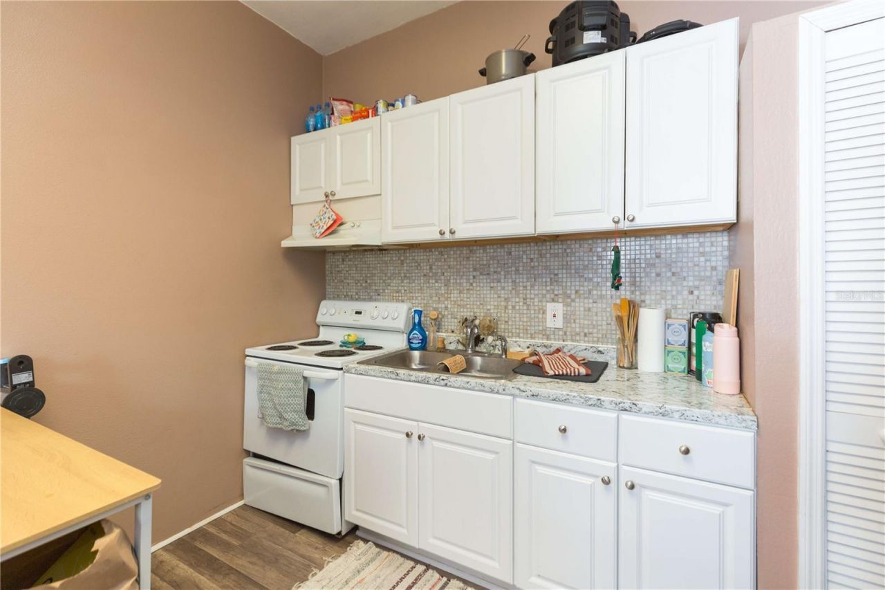 2322 W Cherry Street , Tampa, FL 33607 Photo