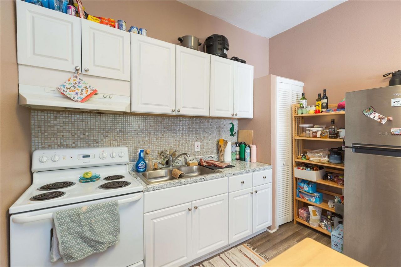 2322 W Cherry Street , Tampa, FL 33607 Photo