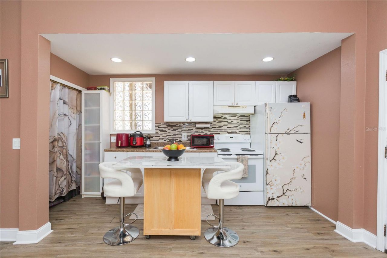 2322 W Cherry Street , Tampa, FL 33607 Photo