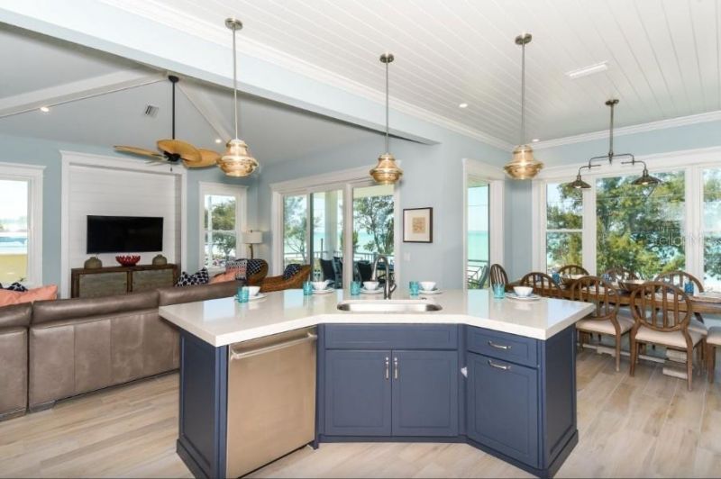 903 Gulf Drive S, Bradenton Beach, FL 34217 Photo