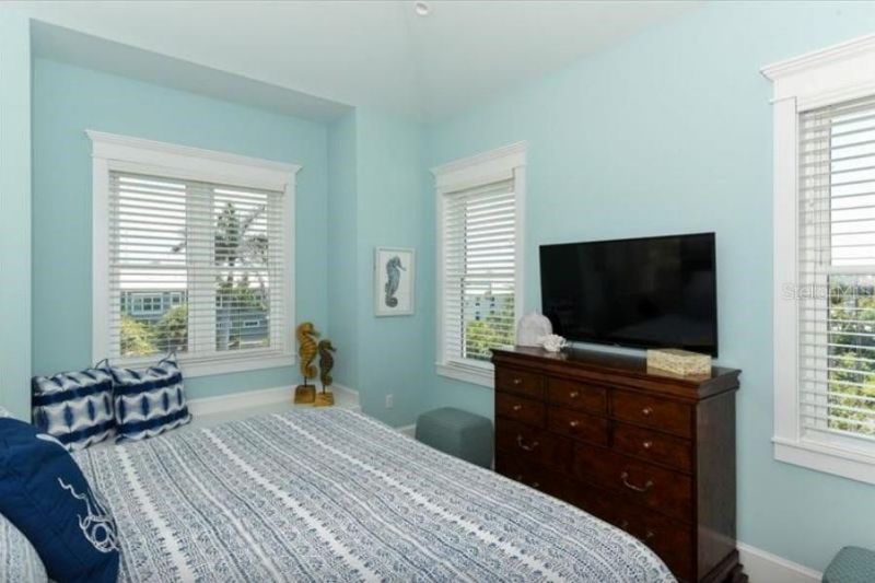 903 Gulf Drive S, Bradenton Beach, FL 34217 Photo