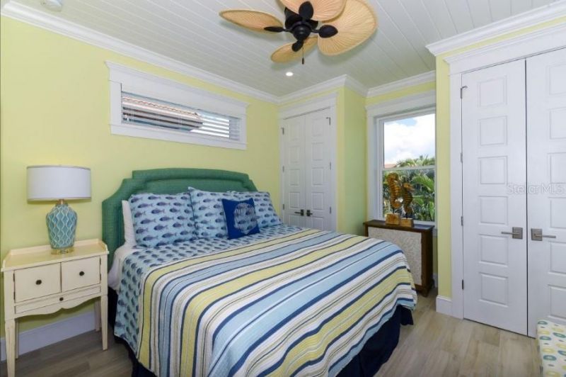 903 Gulf Drive S, Bradenton Beach, FL 34217 Photo