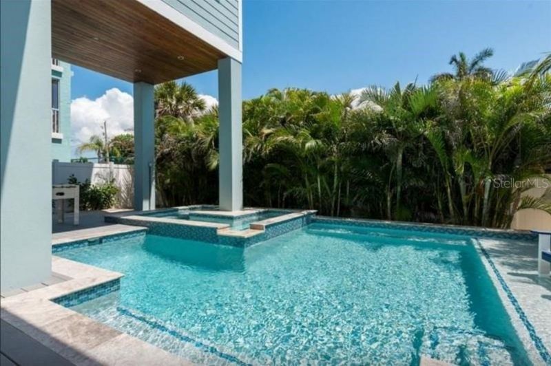 903 Gulf Drive S, Bradenton Beach, FL 34217 Photo