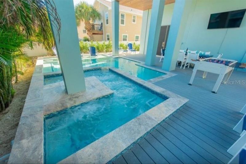 903 Gulf Drive S, Bradenton Beach, FL 34217 Photo