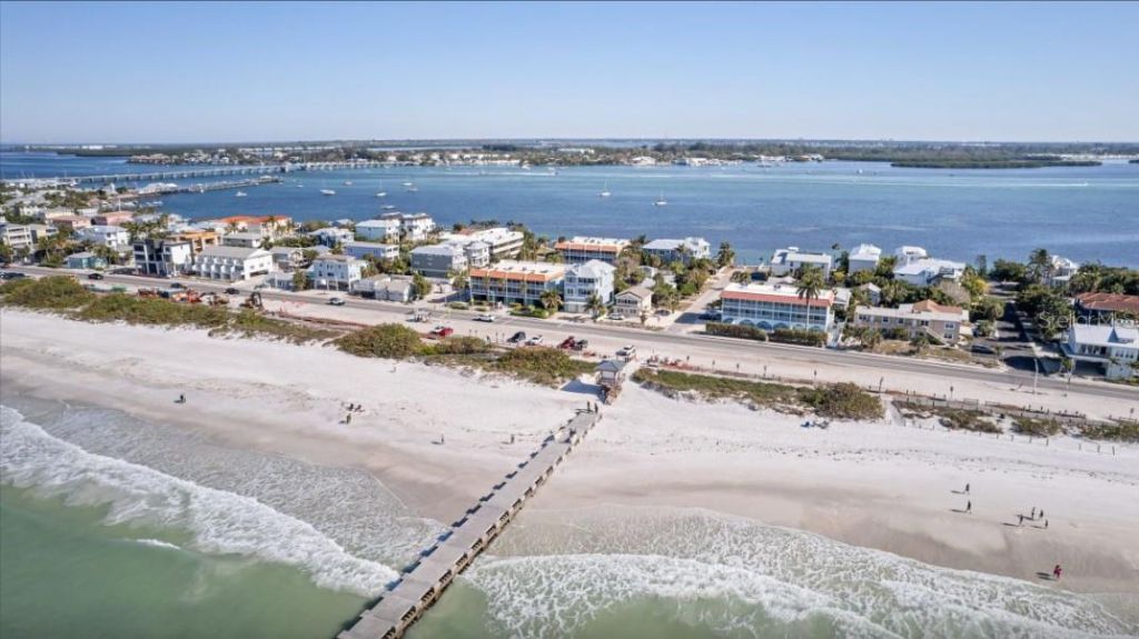 903 Gulf Drive S, Bradenton Beach, FL 34217 Photo