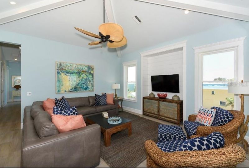 903 Gulf Drive S, Bradenton Beach, FL 34217 Photo