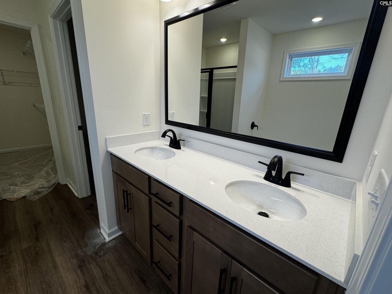 582 Griffon Drive Photo 14