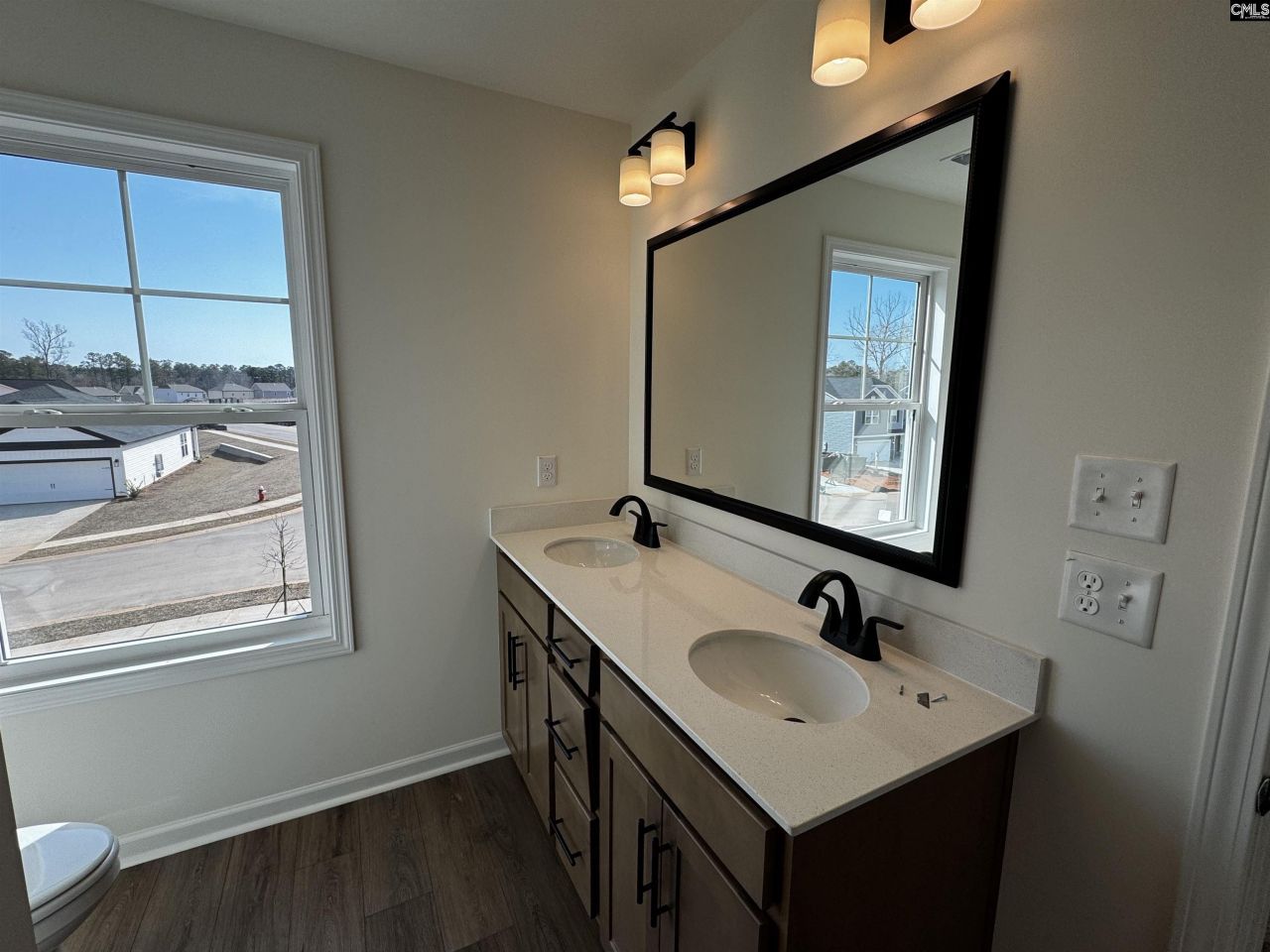 582 Griffon Drive Photo 16