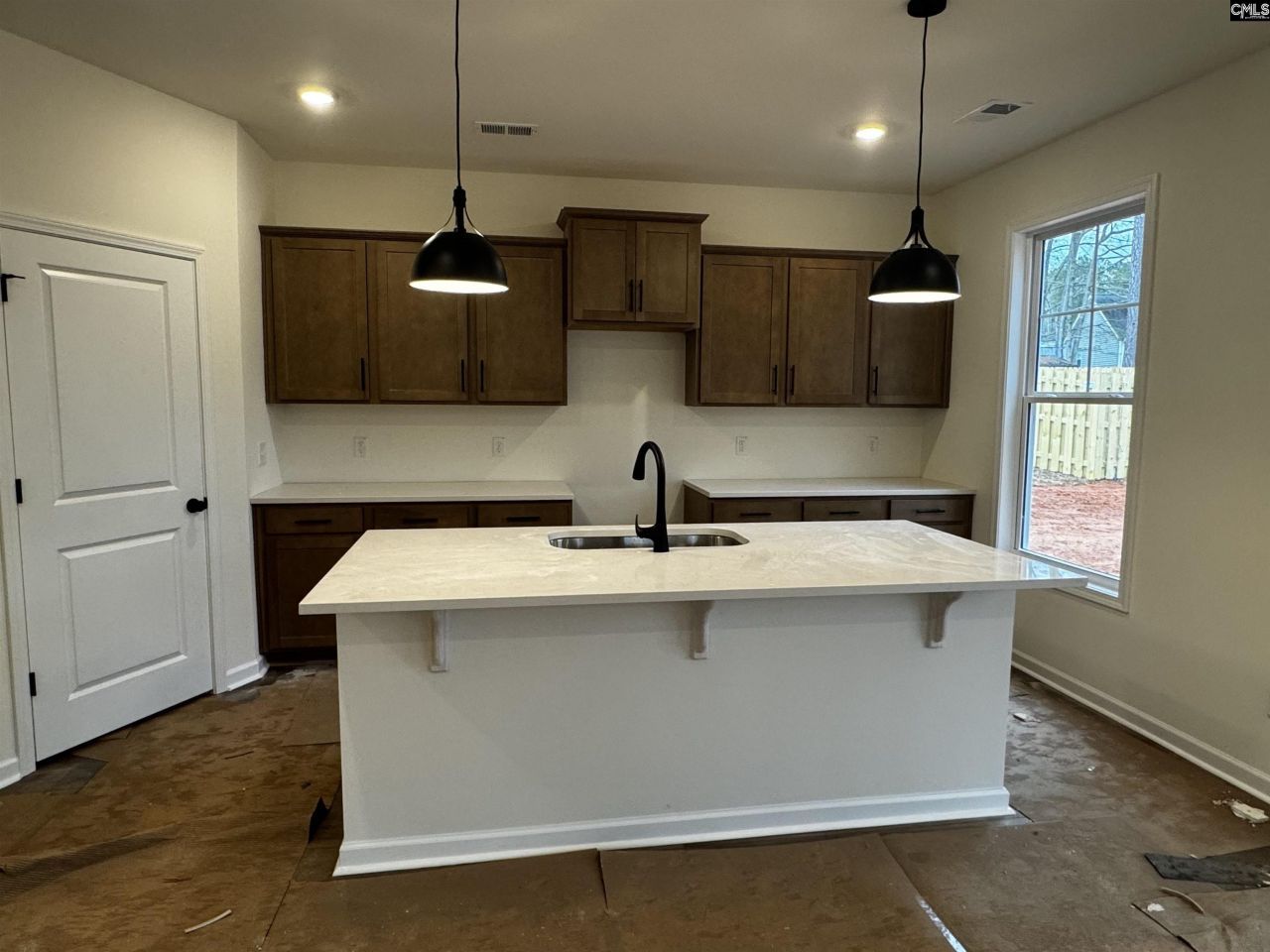 582 Griffon Drive Photo 5