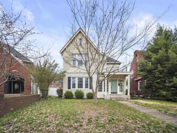 821 Windsor Court , Ashland, KY 41101
