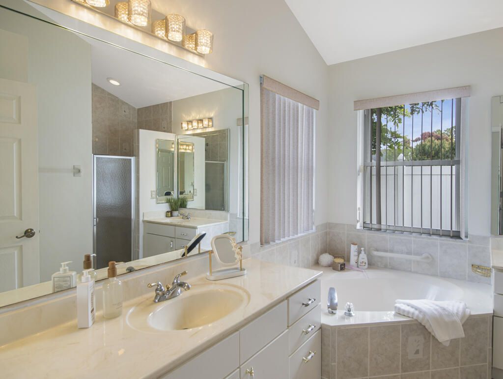 107 Saratoga Boulevard E, West Palm Beach, FL 33411 Photo