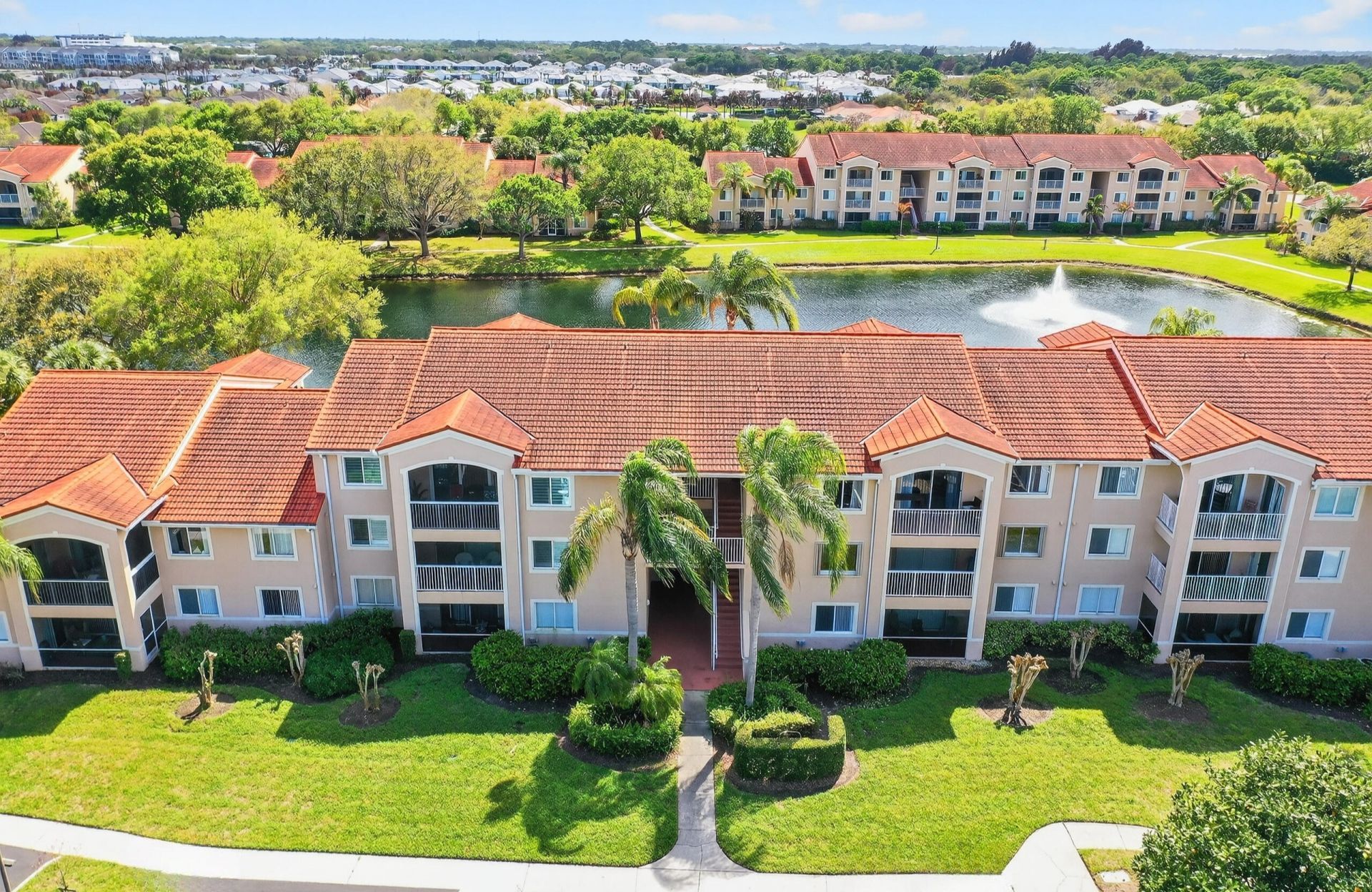 1640 N 42nd Circle, Unit 305, Vero Beach, FL 32967 Photo