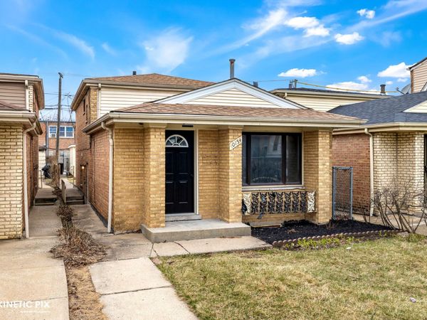 10154 S Emerald Avenue , Chicago, IL 60628