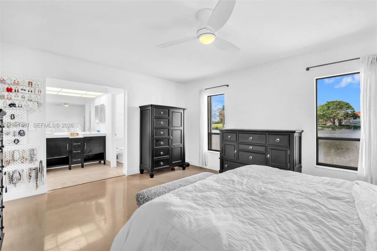 211 SW 87th Ter, Plantation, FL 33324 Photo