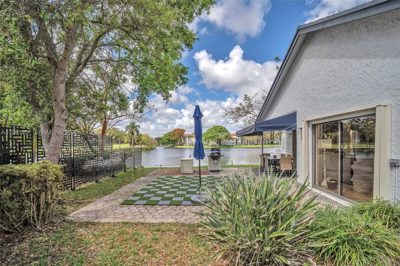 211 SW 87th Ter, Plantation, FL 33324 Photo