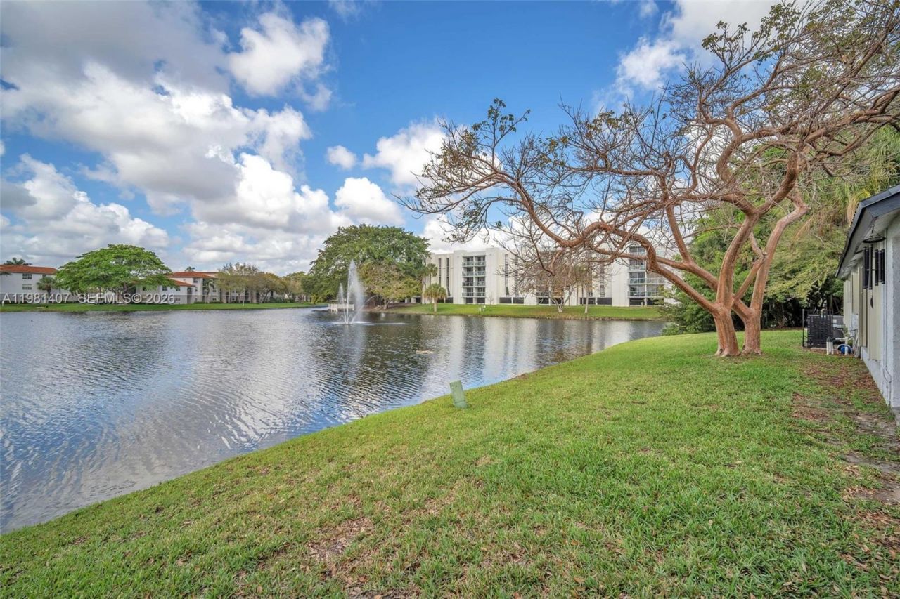 211 SW 87th Ter, Plantation, FL 33324 Photo