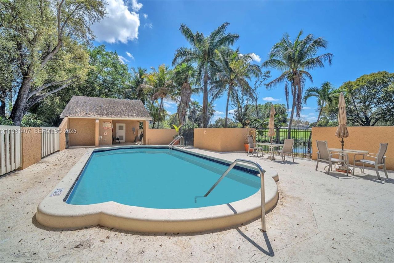 211 SW 87th Ter, Plantation, FL 33324 Photo
